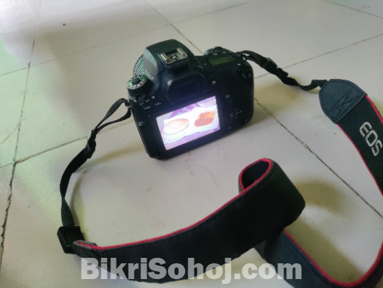 Canon 8000D with Kit Lens and Zoom Lens for Sale